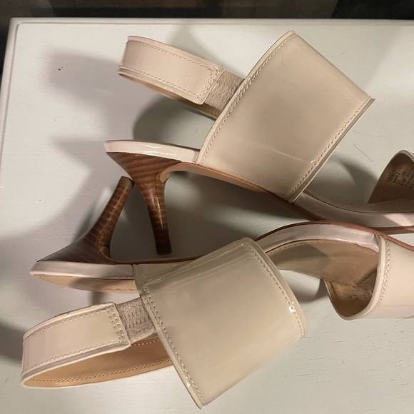 Coach 👡 women’s size 8.5B - Picture 4 of 12